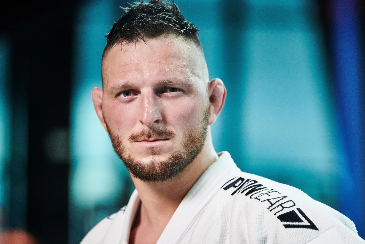 Specifická těla. Kteří olympionici mají květáky? A kdo má problém koupit si rifle?